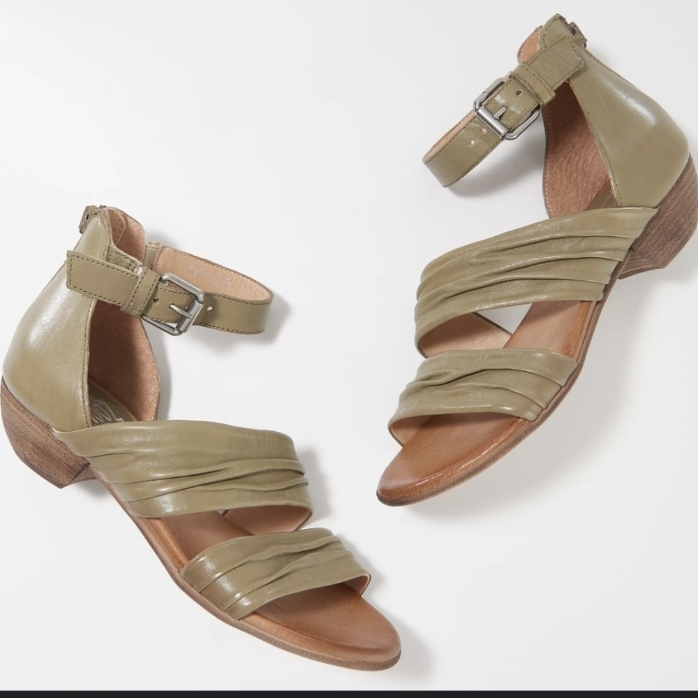 Miz Mooze Cassie Leather Heeled Comfy Boho Sandals Neutral Sage Green Sz 38